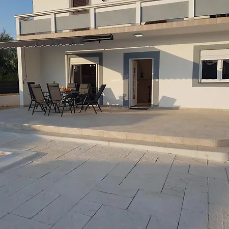 Vortex Sun Apartment Vir